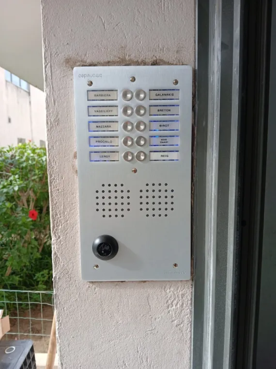 Installation d'un interphone pour un immeuble à LA SEYNE/MER, Toulon, GMC HABITAT