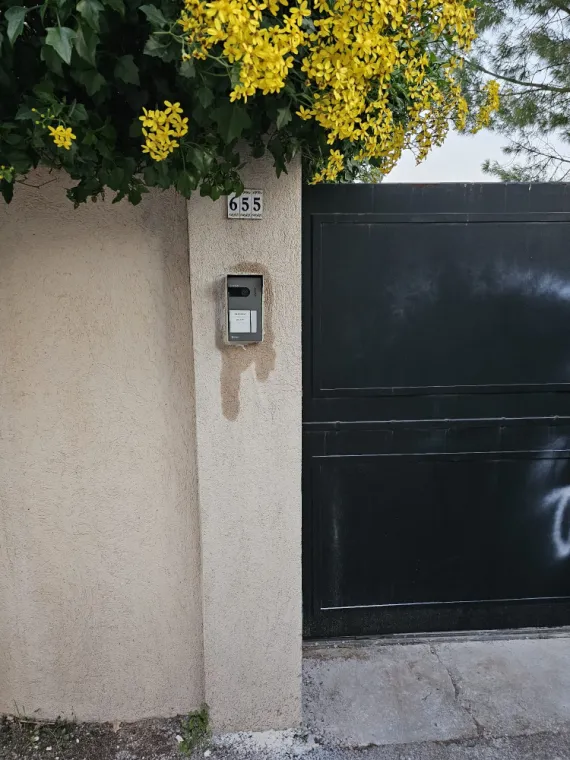 Installation d'un vidéophone wifi dans une maison à Cuers, Toulon, GMC HABITAT