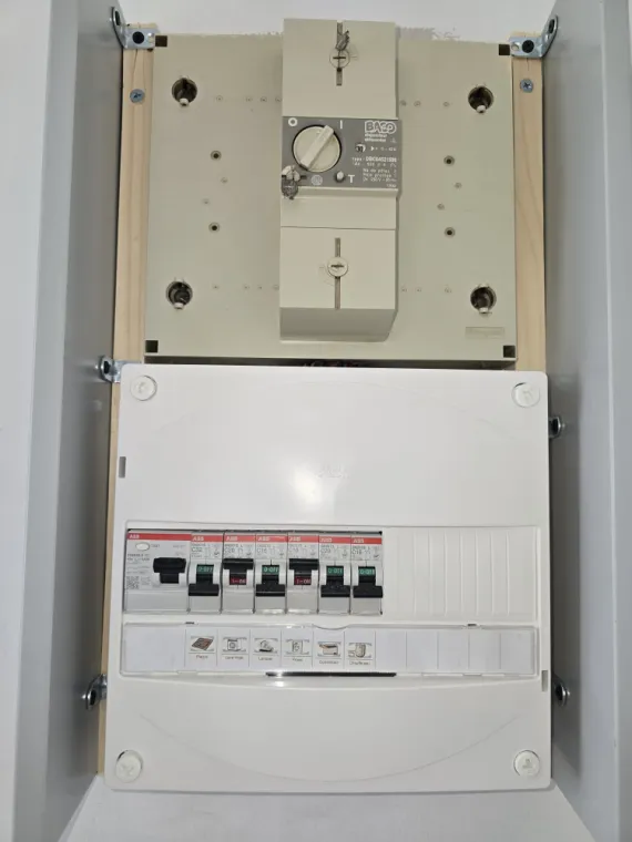 Remplacement d'un compteur électrique dans une maison à Vidauban, Toulon, GMC HABITAT