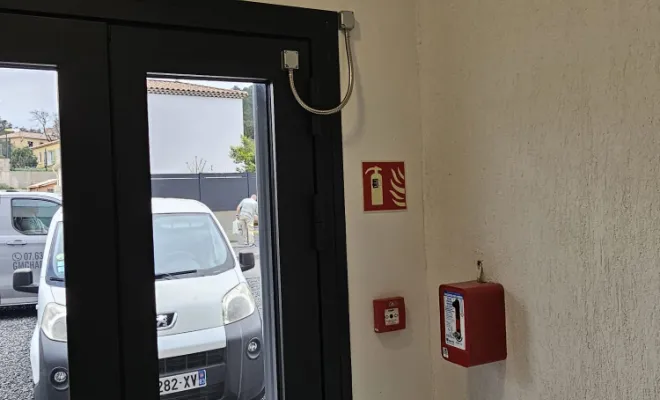 Installation et mise en service de 2 platine GSM dans une maison à Carnoules, Toulon, GMC HABITAT