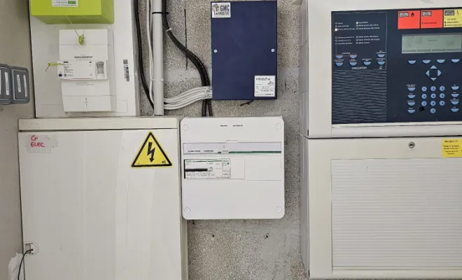 Installation et mise en service de 2 platine GSM dans une maison à Carnoules, Toulon, GMC HABITAT