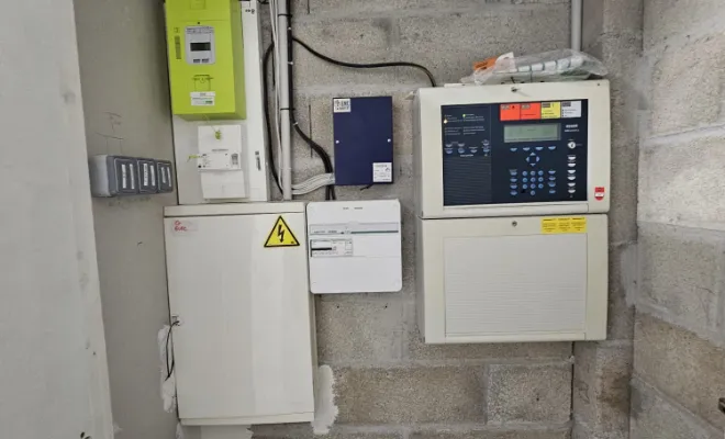 Installation et mise en service de 2 platine GSM dans une maison à Carnoules, Toulon, GMC HABITAT