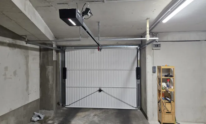 Raccordement électrique d'une pompe de relevage dans un garage souterrain à La Seyne sur Mer, Toulon, GMC HABITAT